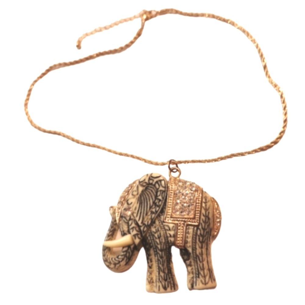 Vintage carved elephant necklace fashion unique